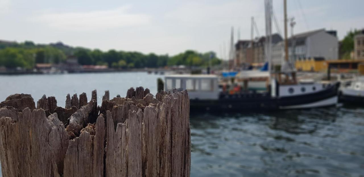 Kapitainskoje Direkt Am Hafen Flensburgs Appartement Buitenkant foto