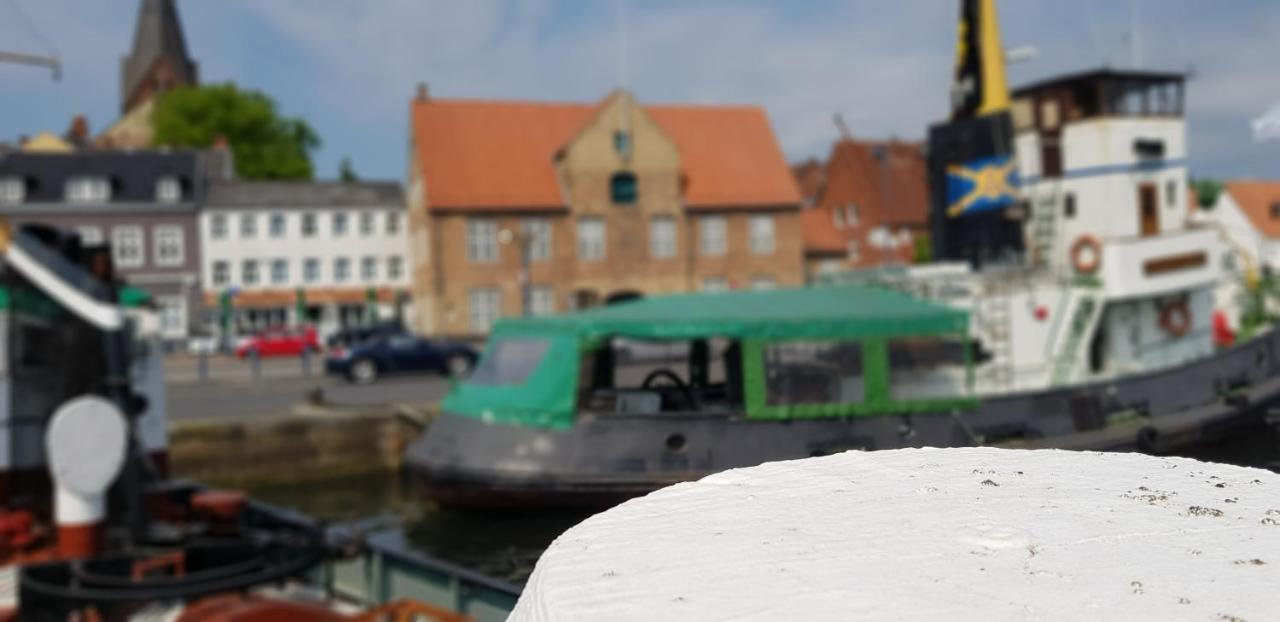 Kapitainskoje Direkt Am Hafen Flensburgs Appartement Buitenkant foto